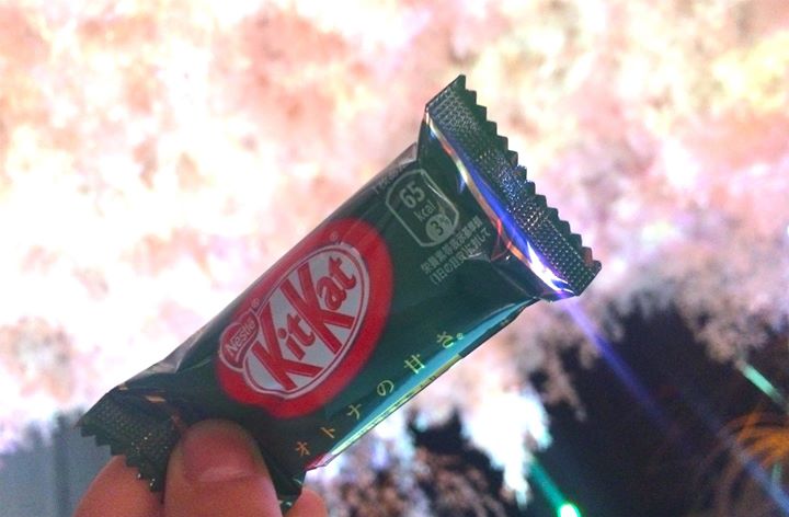 平日午前中限定！宇治抹茶味のキットカットで楽しむ、日本一早いお花見 FLOWERS BY NAKED