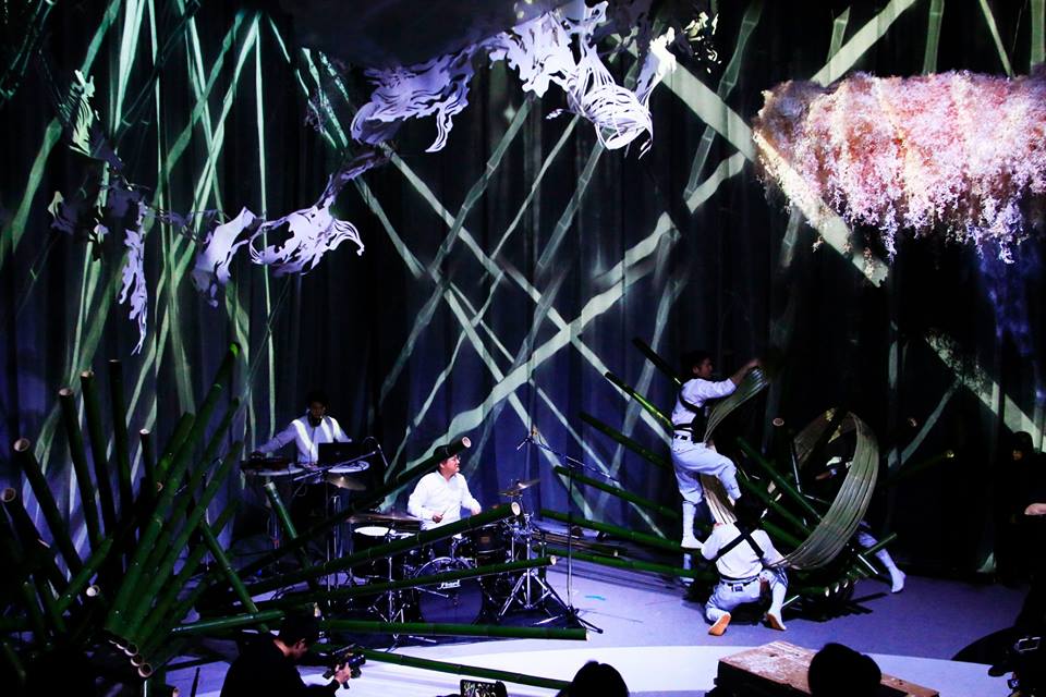 草月流を迎えた、いけばな・音楽・映像のライブセッション FLOWERS BY NAKED